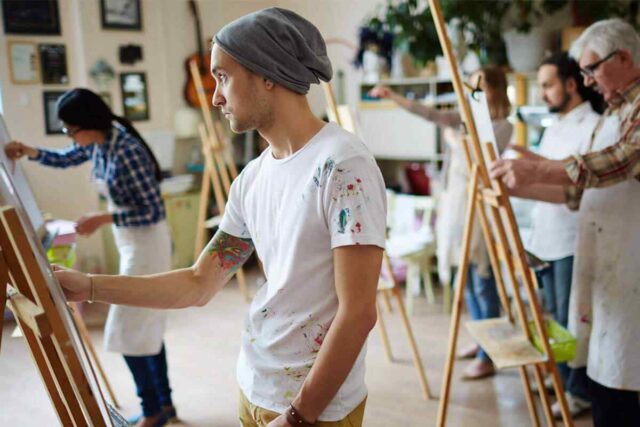 https://spotlightmakerstudios.com/wp-content/uploads/2019/05/inner_image_event_06-640x427.jpg